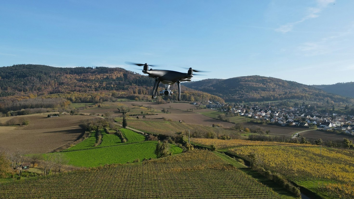 Vantagens Reais dos Vídeos com Drone em Quintas e Terrenos